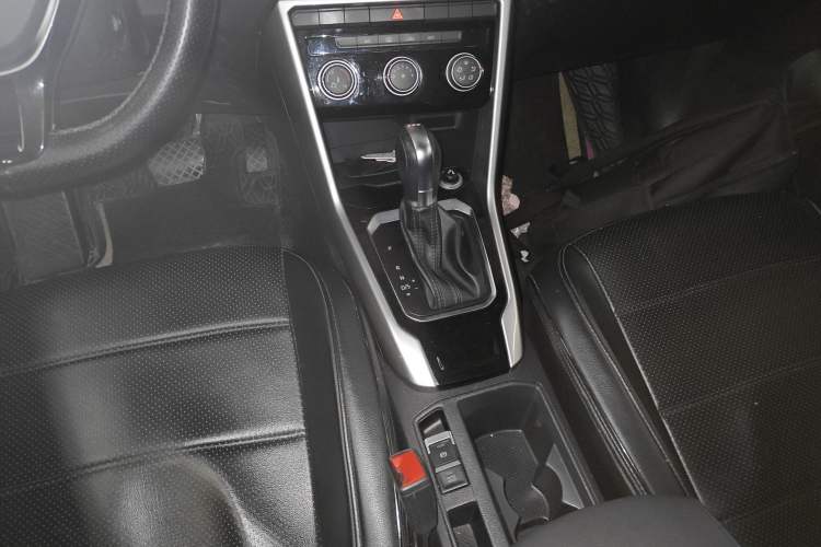 Used Volkswagen T-ROC 2020 280TSI DSG Two-Wheel-Drive Elite Version
