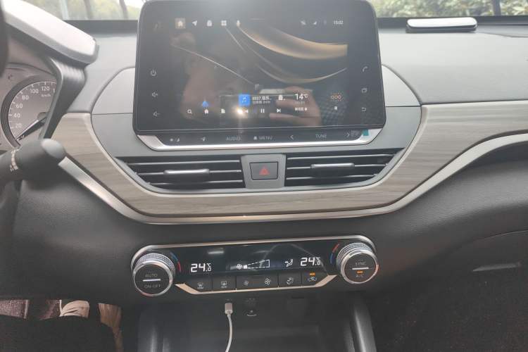 Used Nissan Teana 2021 2.0L XL Comfort Edition Audio And AC Panel