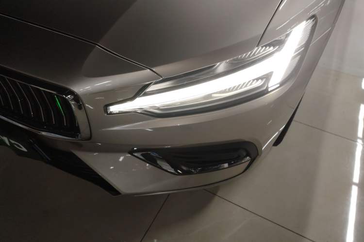 Used Volvo S60 2023 B4 Zhiyuan Luxury Edition

