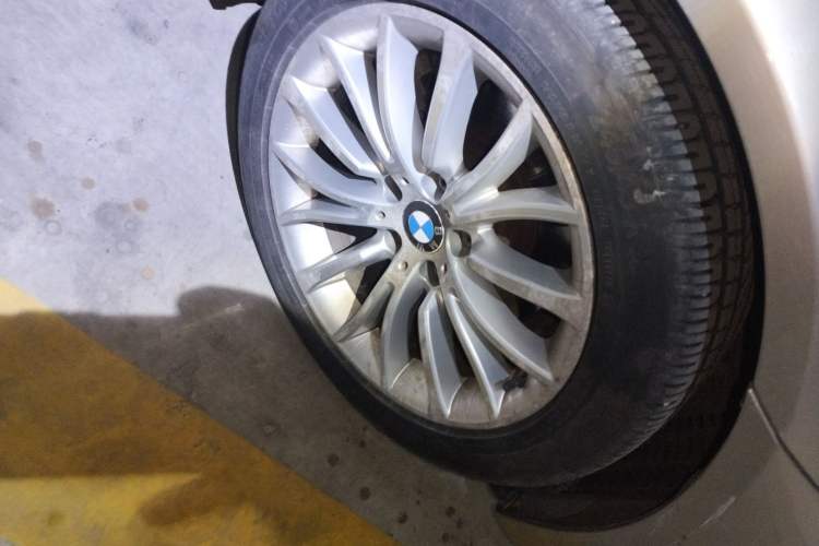 Used BMW 5 Series 2014 525Li Luxury Design Package
