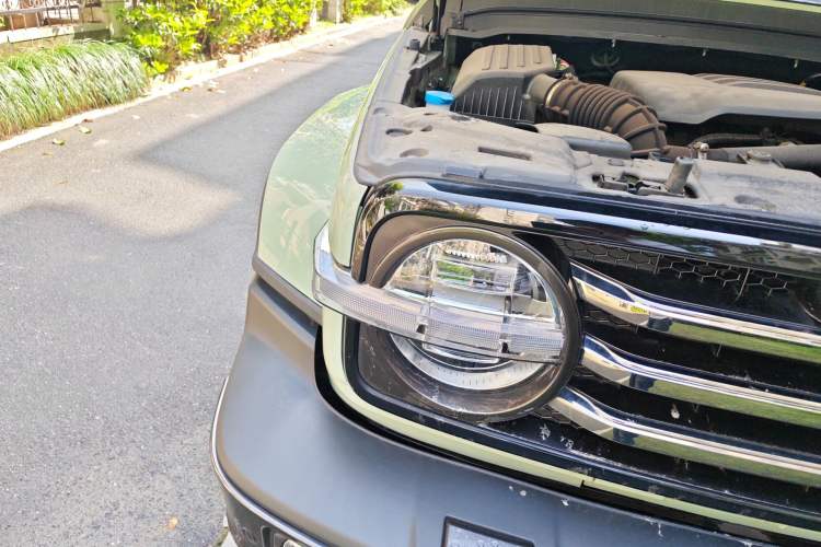 Used Tank 300 2021 City Edition 2.0T—Truly Stylish Right Front Headlight