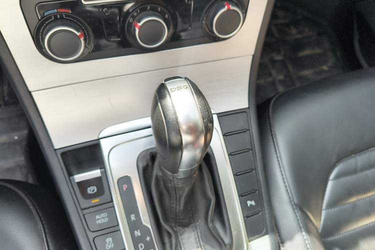 Used Volkswagen Magotan 2013 1.8TSI Premier Model