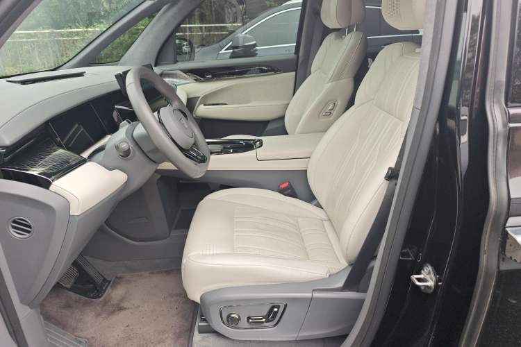 Used Zeekr 009 2022 Revised WE Version Left Front Seat