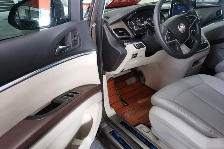 Used Buick GL8 2023 Land Executive Class Smart Enjoyment Model