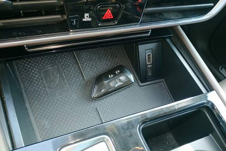 Used Volkswagen Viloran 2023 Facelift 330TSI Luxury Edition Vehicle Key