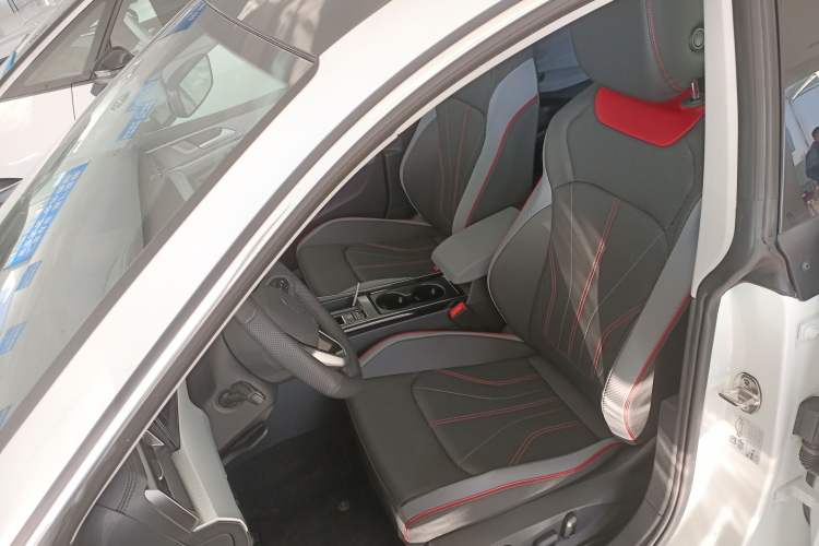 Used Volkswagen Lamando 2025 Lavida L 280TSI DSG Cool & Spicy Edition
