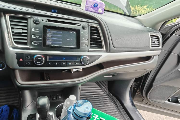 Used Toyota Highlander 2015 2.0T Four-Wheel Drive Luxury Edition 7-Seater Audio And AC Panel