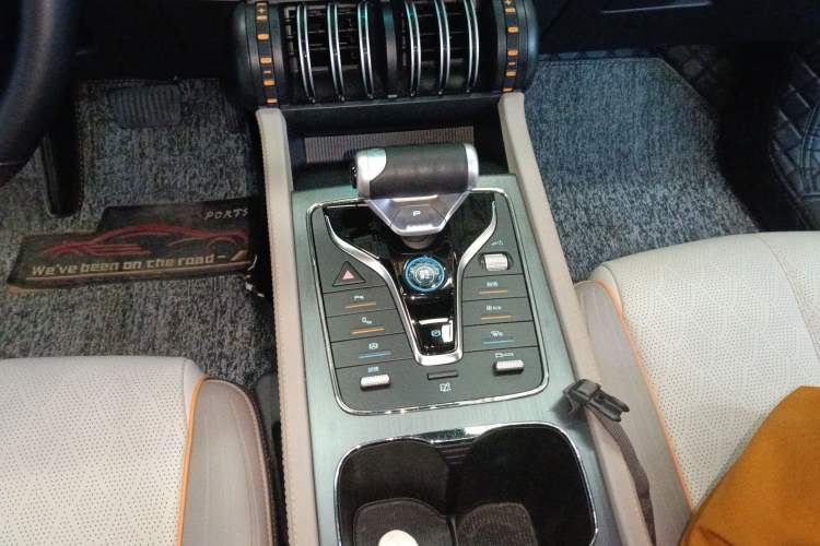 Used BYD Yuan PLUS 2024 Honor Edition 510KM Beyond Model Gear Lever