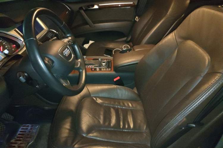Used Audi Q7 
