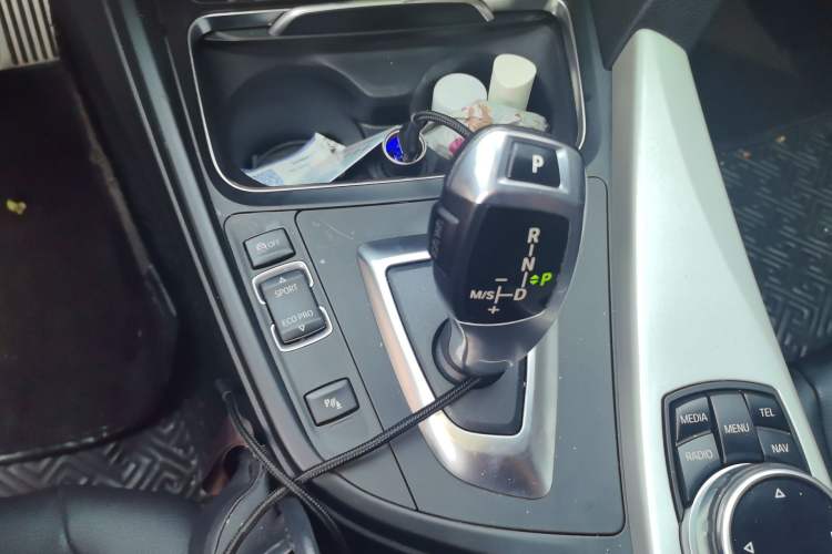 Used BMW 3 Series 2016 320i Sport Touring Edition Gear Lever