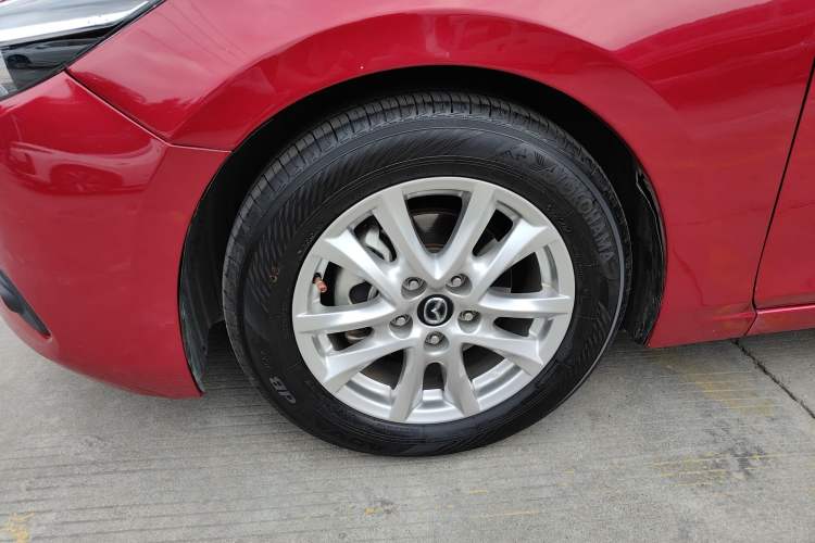 Used Mazda 3 Axela 2017 Hatchback 1.5L Automatic Luxury Model Emission Standard China V
