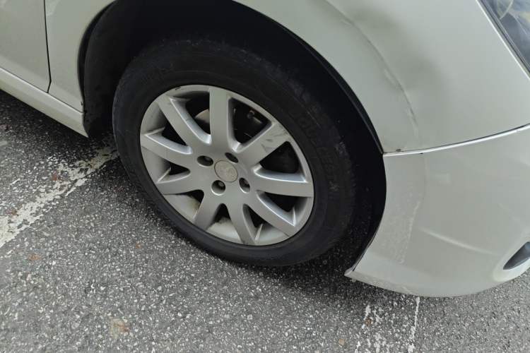 Used Peugeot 308 2014 Enjoyment Edition Classic 1.6L Automatic Fashion Model Right Front Wheel Hub