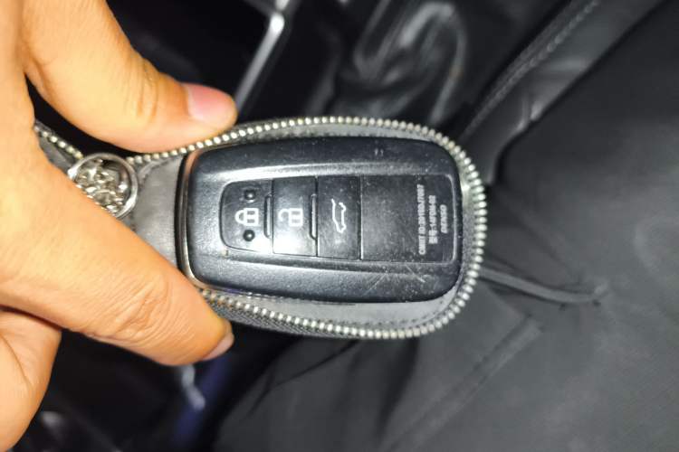 Used Toyota Prado 2018 3.5L Automatic TX-L Vehicle Key