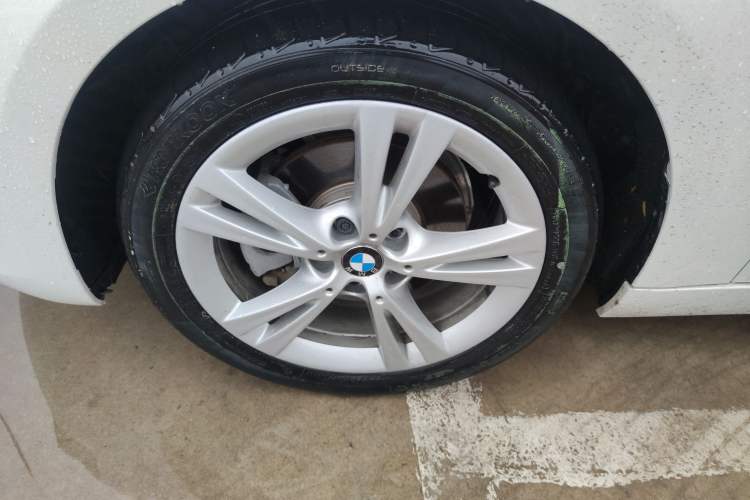Used BMW 1 Series 2017 118i Design Package Model Left Front Wheel Hub