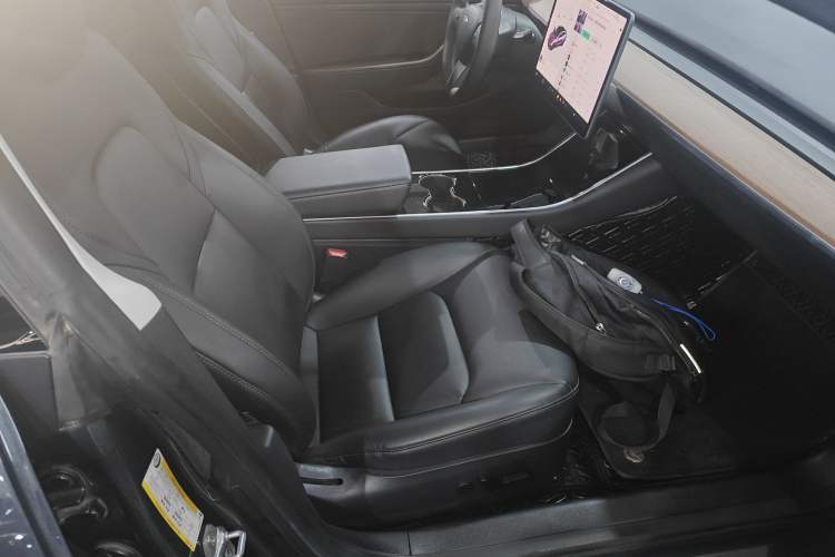 Used Tesla Model 3 2019 Standard Range Rear-Drive Upgraded Version
