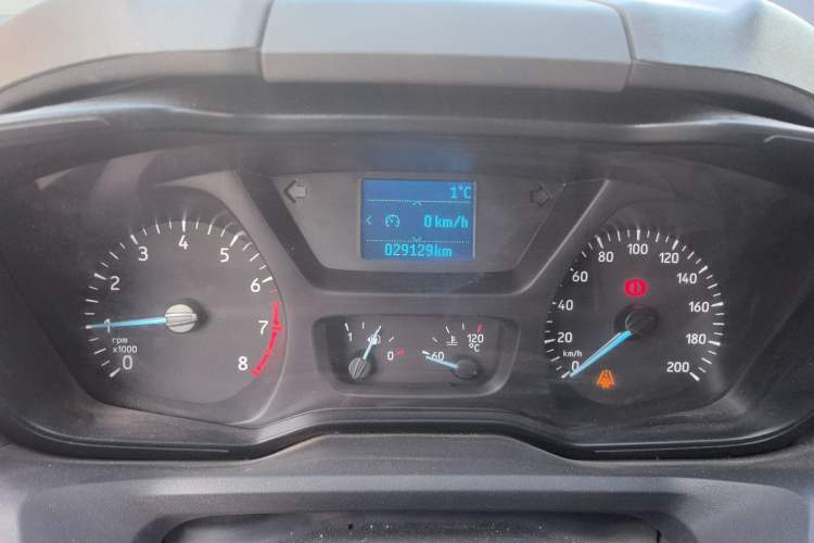 Used Ford Transit 2020 2.0T Gasoline Multi-Function Commercial Vehicle Mid-Drive Low-Roof Design with Dual Rear Doors Meeting China VI Emission Standards