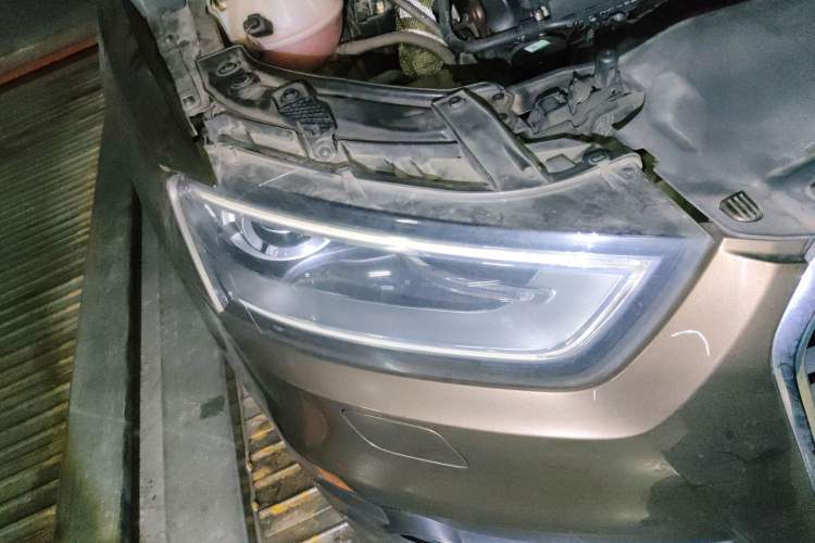 Used Audi Q3 2012 35 TFSI quattro Comfort Model Right Front Headlight