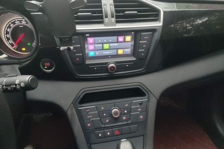 Used MG GS 2015 2.0TGI TST Luxury Edition
