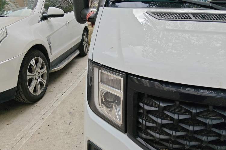 Used JMC Fushun 2023 2.0T Manual Diesel Long-Wheelbase High-Roof Business Van with Dual Rear Tires 6–9 Seats
