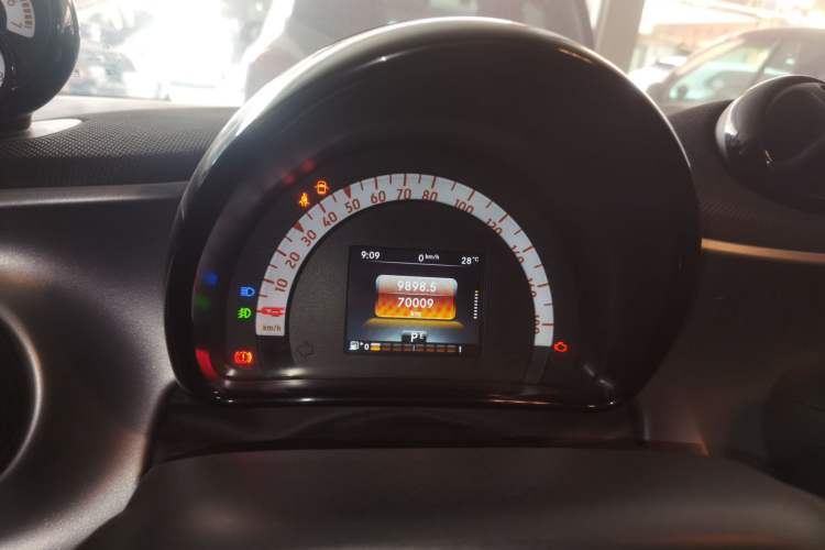 Used smart fortwo 2017 1.0L 52kW New Sound Special Edition China V Emission Standard
