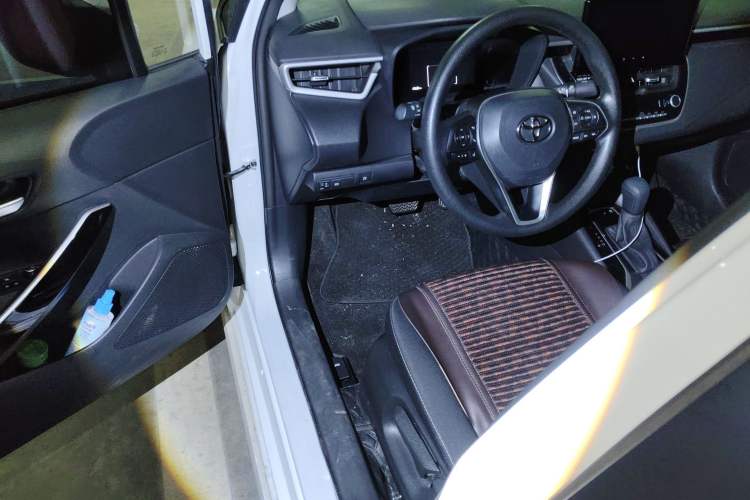 Used Toyota Corolla 2023 1.8L Smart Electric Hybrid Dual-Motor Elite Edition Driver Seat