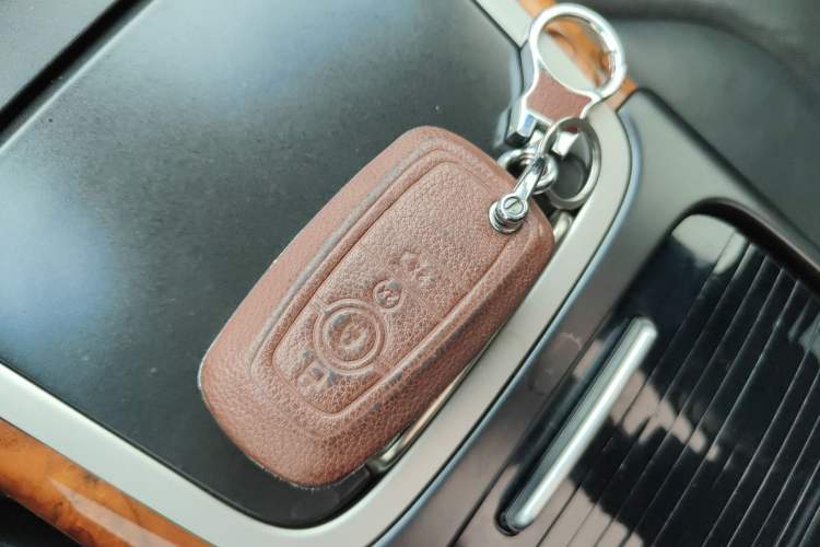 Used Lincoln Nautilus 2020 2.0T Four-Wheel Drive Luxury Edition Interior 1