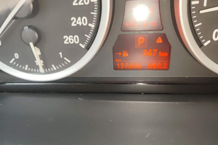 Used BMW X6 2011 xDrive35i Middle East version Odometer Close Up