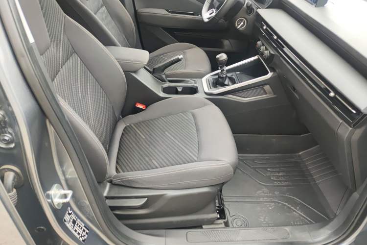 Used Wuling Alvez 2022 1.5L Manual Free-Style Model Right Front Seat