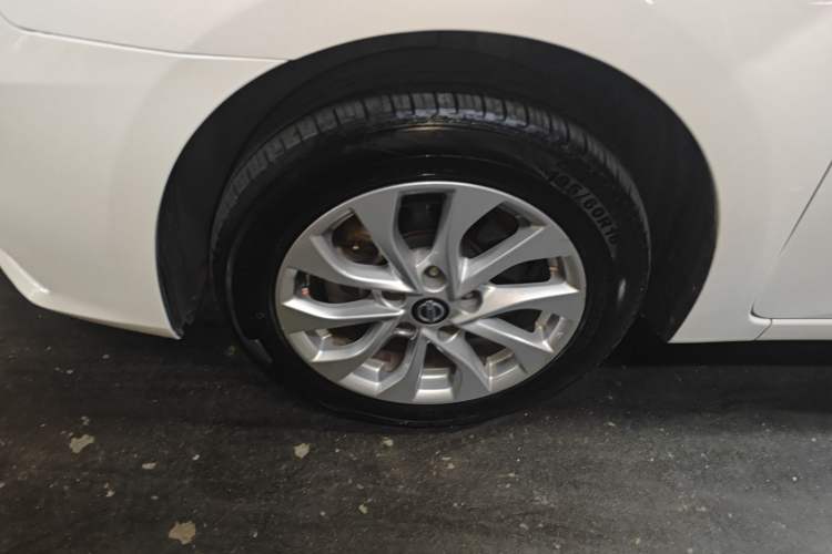 Used Nissan Sylphy 2019 1.6XV CVT Smart Connect Luxury Edition China VI Standard Left Front Wheel Hub