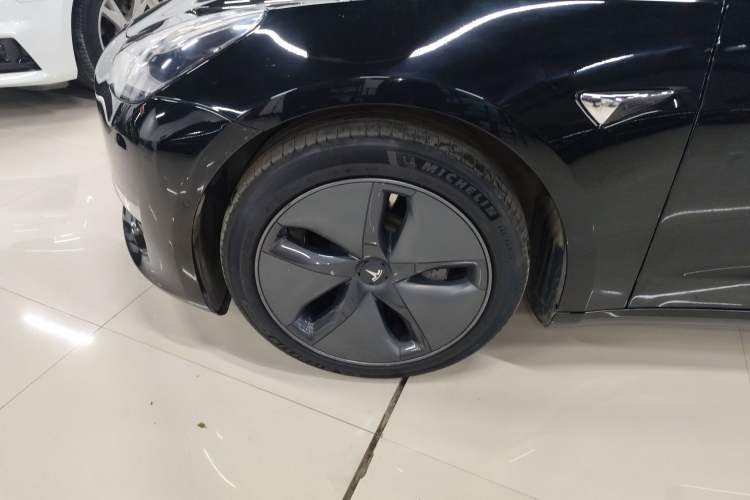 Used Tesla Model 3 2019 Long-Range All-Wheel-Drive Version