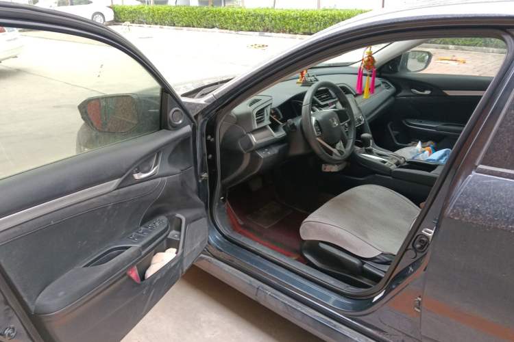 Used Honda Civic 2016 220TURBO CVT Luxury Edition
