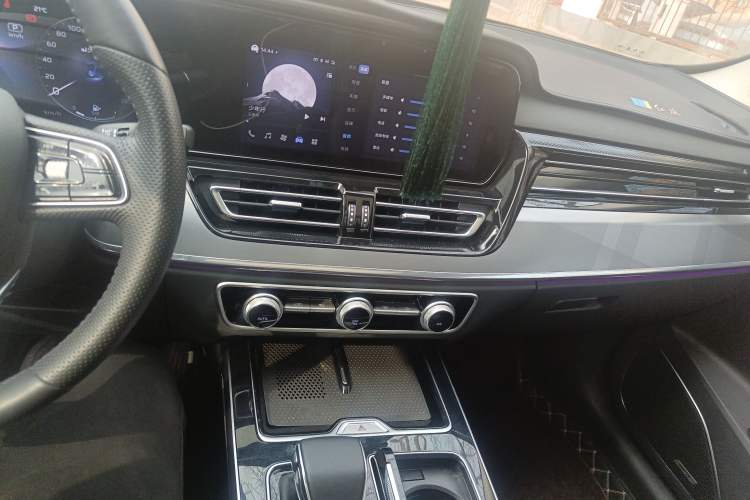 Used Hongqi HS5 2023 2.0T Qixiang Pro Edition Audio And AC Panel