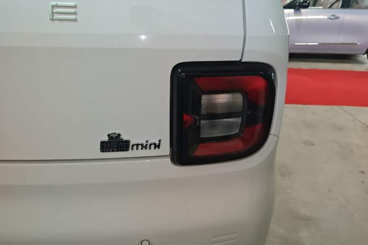 Used Geely Galaxy Panda 2024 Panda Mini 200km Endurance Bear Right Rear Taillight