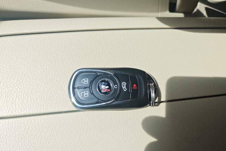 Used Buick GL8 2023 Land Executive Class 652T Luxury Model
