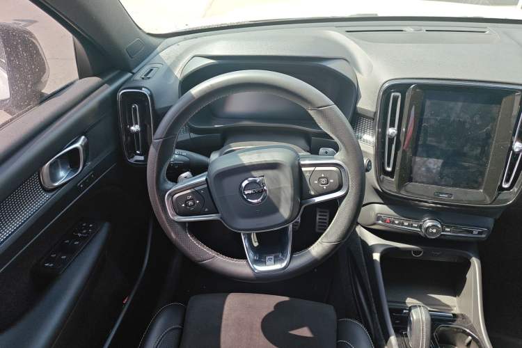 Used Volvo XC40 2020 T4 Four-Wheel Drive Smart & Sporty Edition Steering Wheel