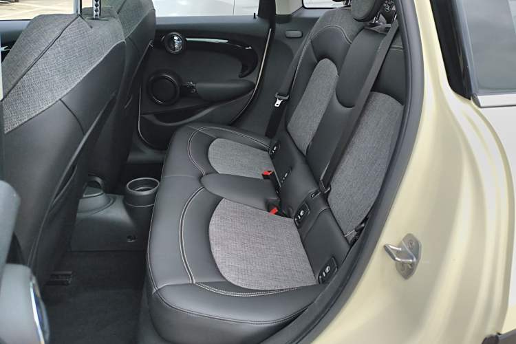 Used MINI 2019 1.5T COOPER Classic Edition Five-Door Version Left Rear Seat