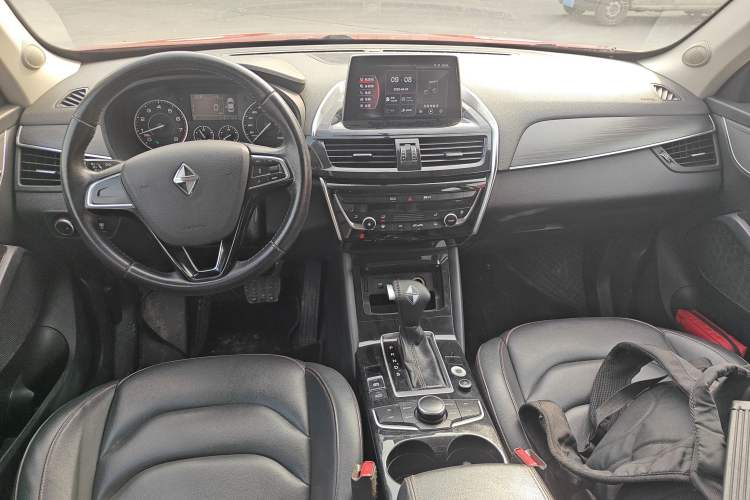 Used BORGWARD BX5 2017 20TGDI Automatic Two-Wheel Drive New Edition
