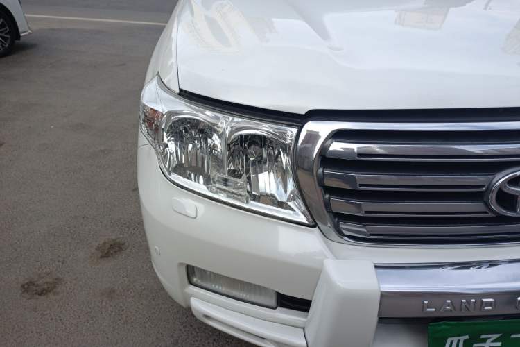 Used Toyota Land Cruiser  Right Front Headlight