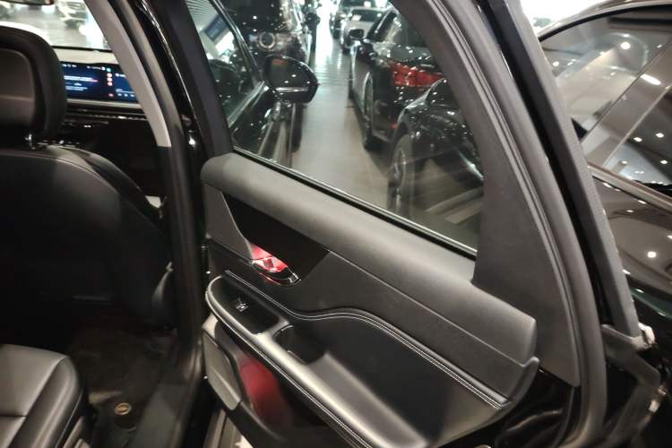 Used Lincoln Corsair 2024 2.0T Two-Wheel-Drive Luxury Edition