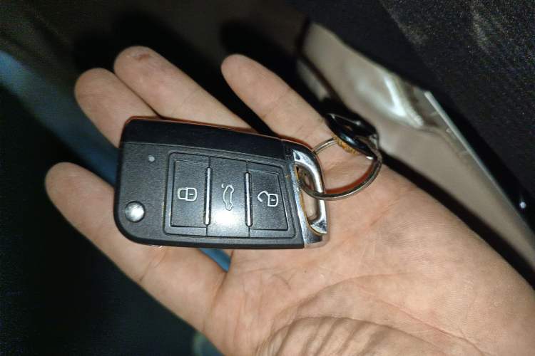 Used Nissan Livina 2013 1.6XL Manual Luxury Edition