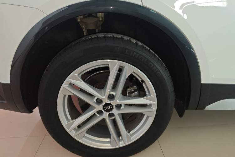 Used Audi Q5L 2022 40T Fashionable and Elegant Model