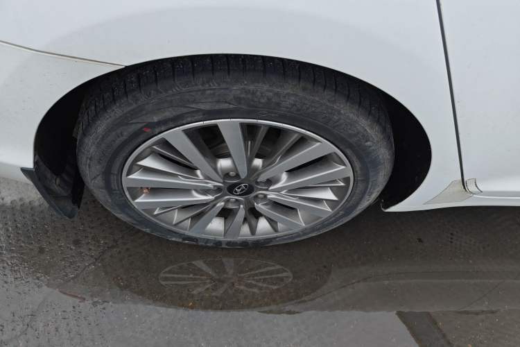 Used Hyundai Mistra 2017 1.6T Automatic Smart GLS China V Standard Right Rear Wheel Hub