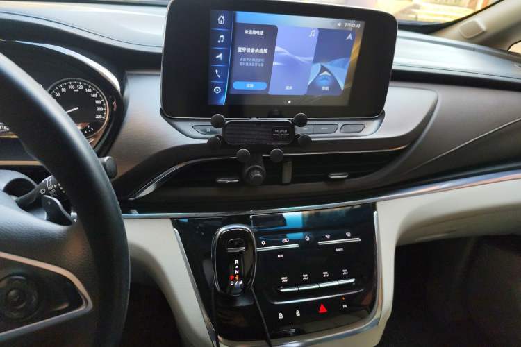 Used Buick GL8 2023 Land Executive Class Comfort Model
