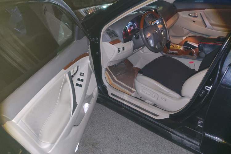 Used Toyota Camry 2013 200G Classic Luxury Edition