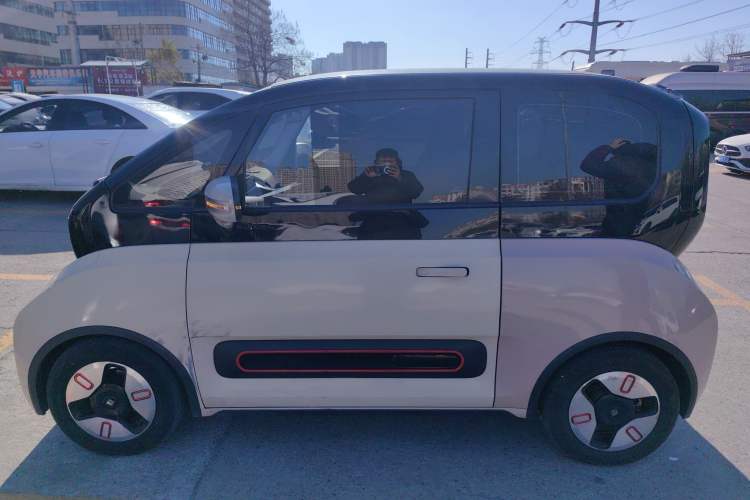 Used Baojun KiWi EV 2021 Artist Model Lithium Iron Phosphate