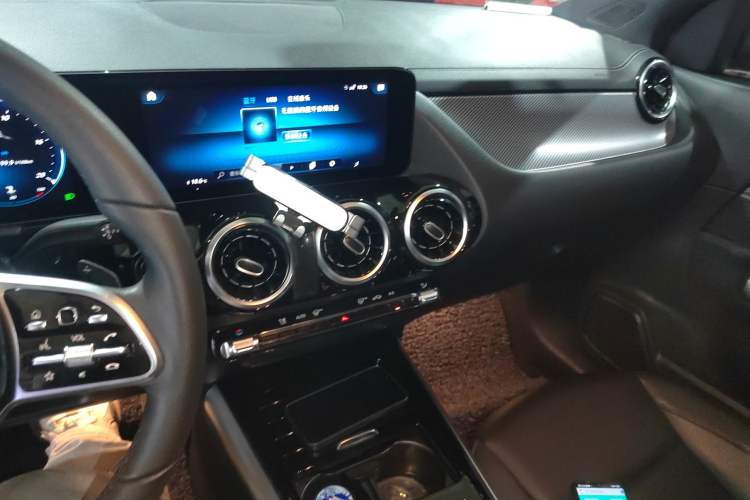 Used Mercedes-Benz GLA 2022 Second Facelift GLA 200 Audio And AC Panel