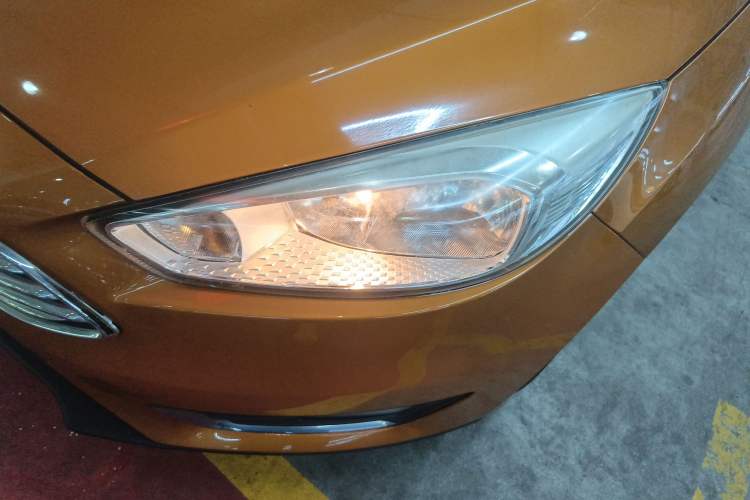 Used Ford Focus 2015 Hatchback 1.6L Automatic Fashion Edition Left Front Headlight