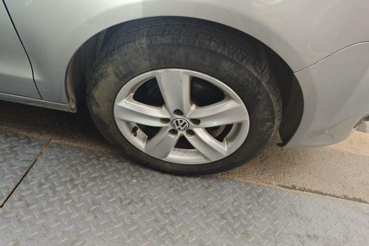 Used Volkswagen Polo 2011 Jingqu 1.6L Manual - Real Cool Edition