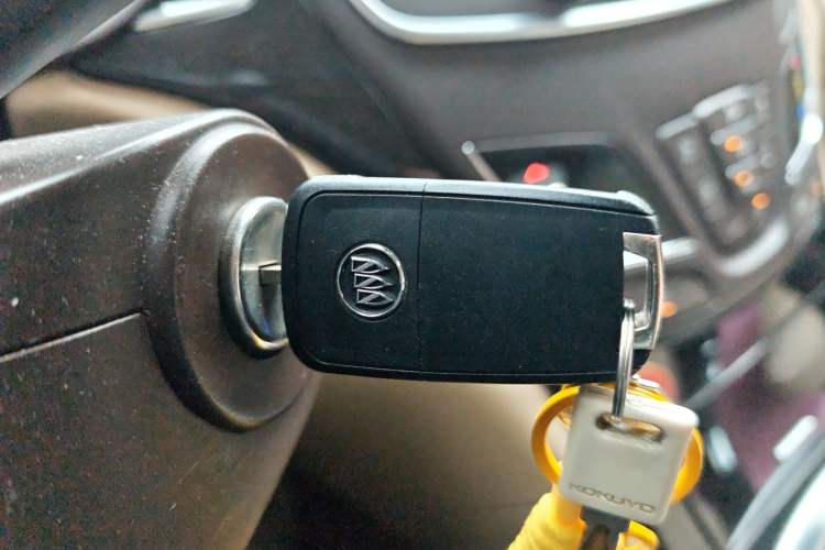 Used Buick Regal 2014 2.0L Leading Fashion Edition