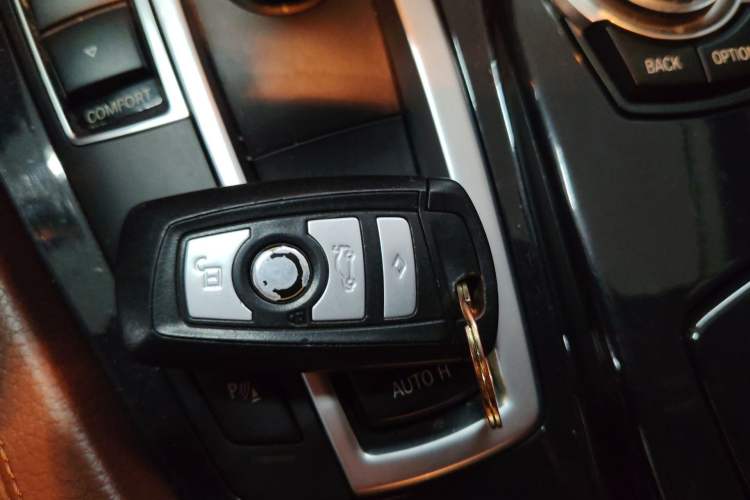 Used BMW 5 Series 2014 520i Elegant Edition